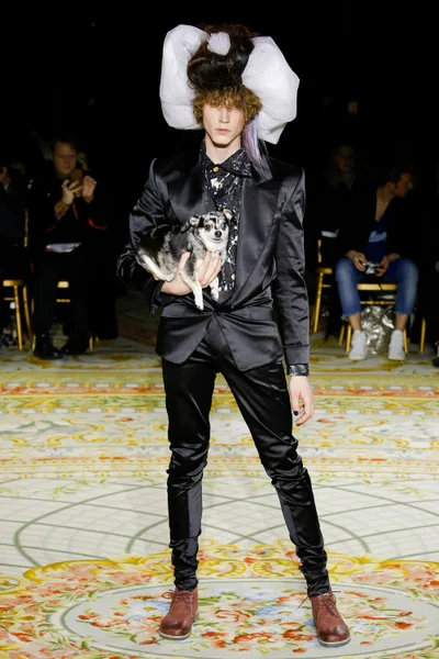 Look 64